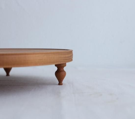 PRIVATE TABLE_L
