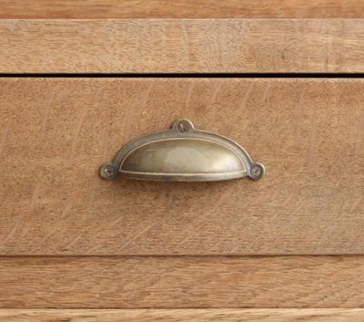 端正なサイドボード