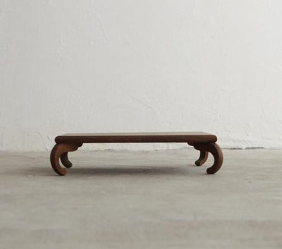 枯淡な展示台