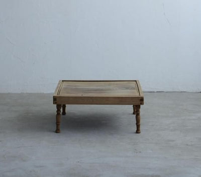 ろくろ脚のFOLDING TABLE