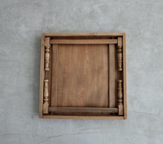 ろくろ脚のFOLDING TABLE