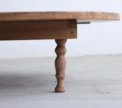 ろくろ脚のFOLDING TABLE