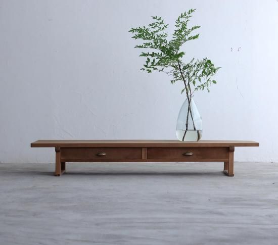 気品のあるローボード