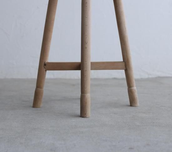 ろくろ脚スツール03