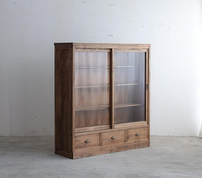 静謐な収納棚