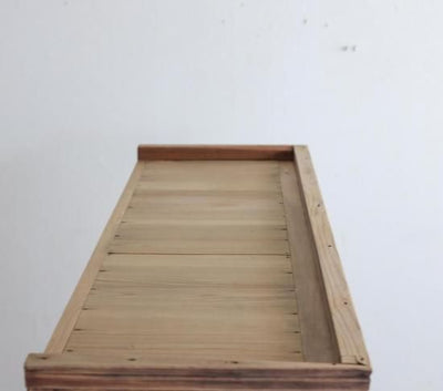 静謐な収納棚